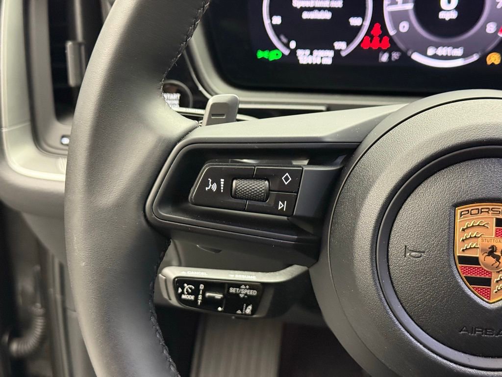 Certified 2025 Porsche Cayenne Coupe image 15