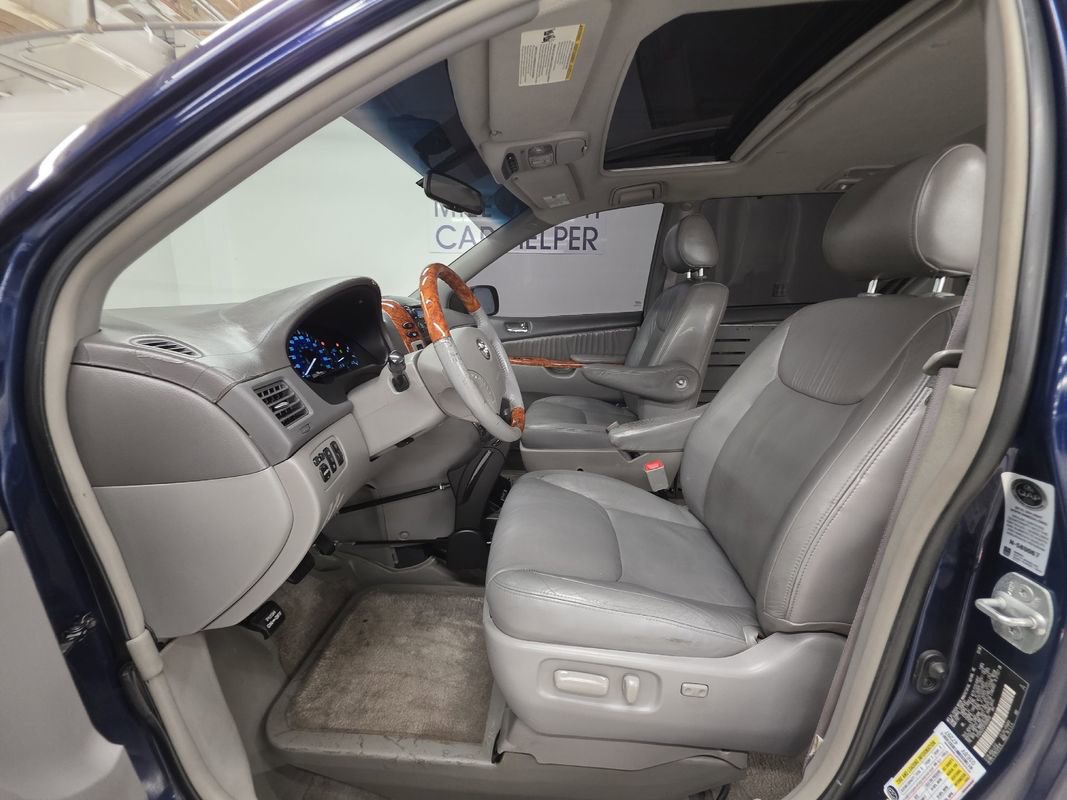 Used 2007 Toyota Sienna XLE FWD image 7