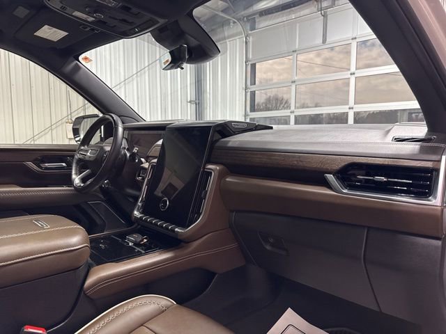 Used 2025 GMC Yukon XL Denali Ultimate image 30