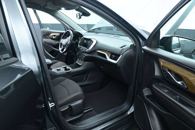 Used 2020 GMC Terrain SLE w/ Elevation Edition FWD image 17