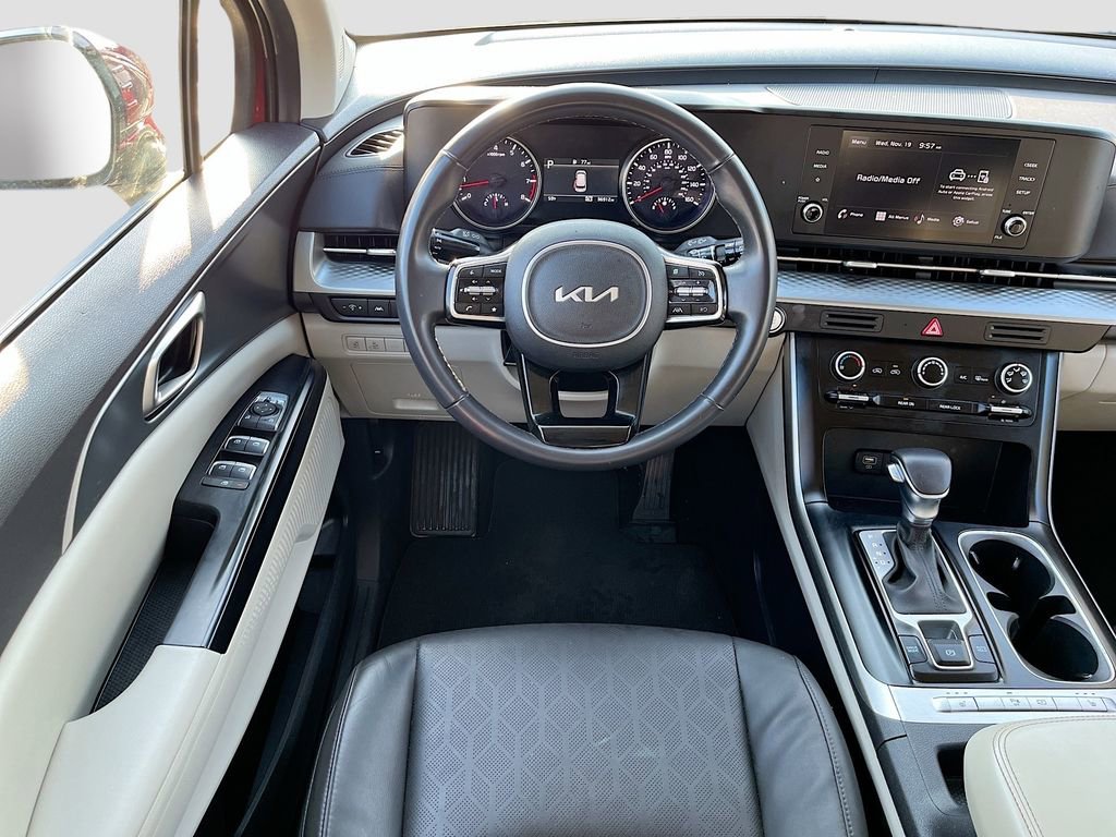 Certified 2024 Kia Carnival LX image 20