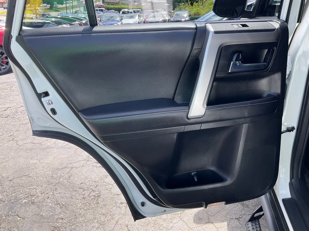 Used 2018 Toyota 4Runner SR5 RWD image 49