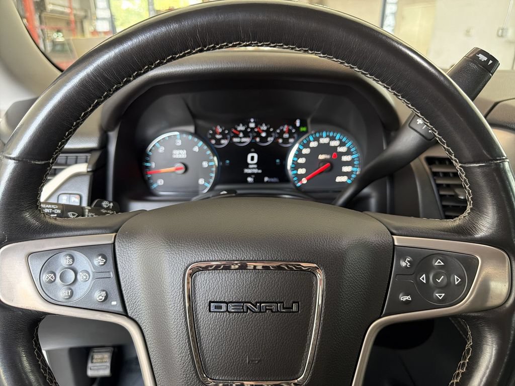 Certified 2020 GMC Yukon Denali w/ Denali Ultimate Package AWD/4WD image 12