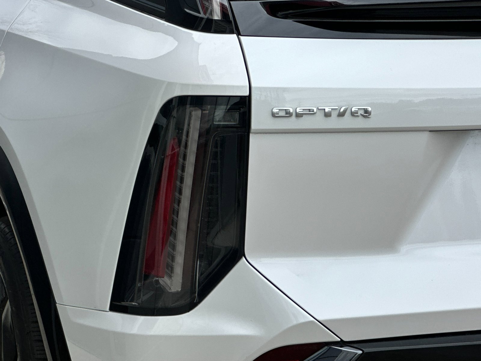 Used 2025 Cadillac Optiq Sport 1 w/ LPO, ONYX Package image 25