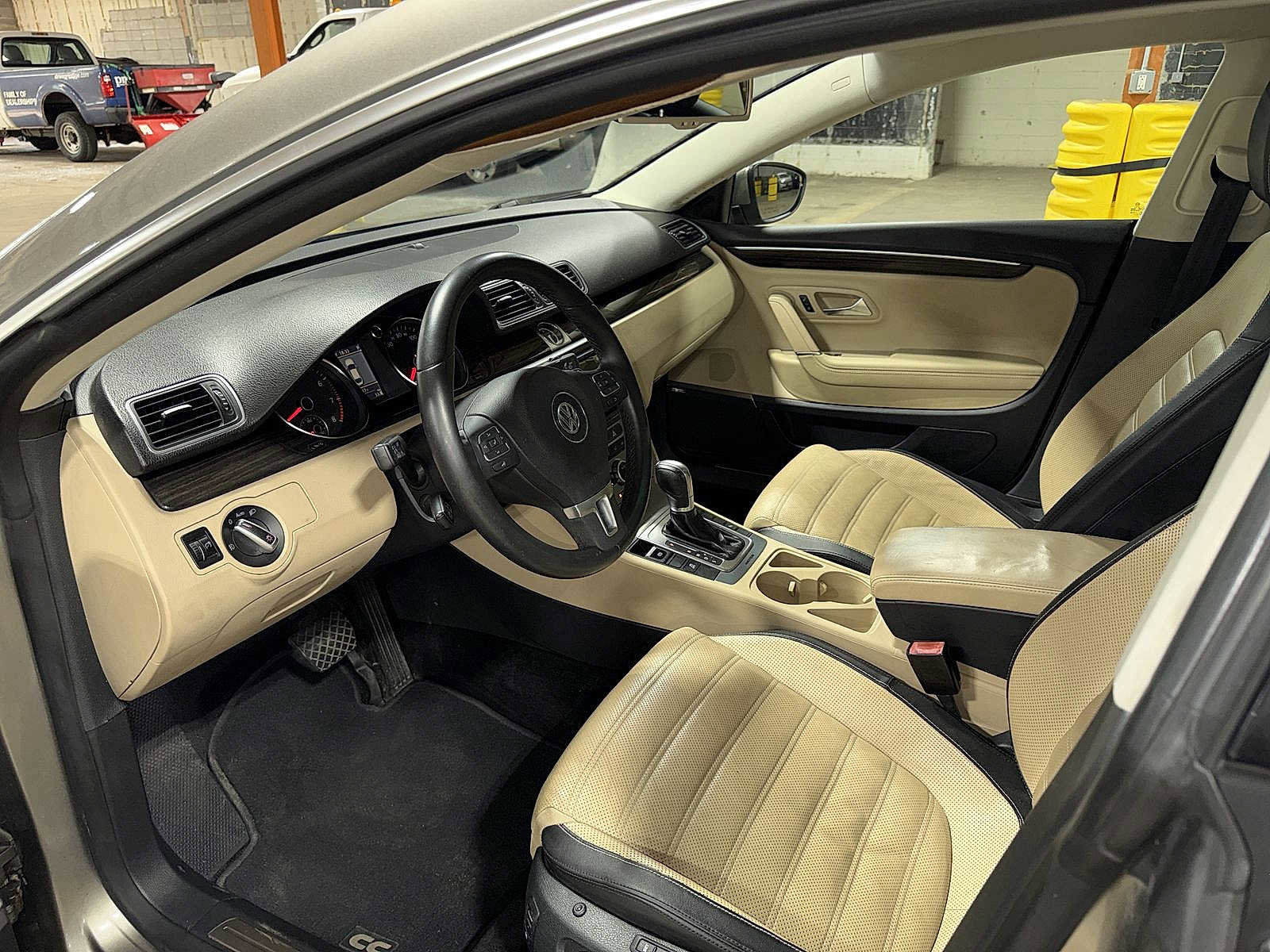 Used 2013 Volkswagen CC Executive image 30