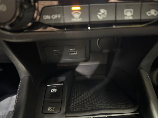 Used 2021 Nissan Kicks SV image 16