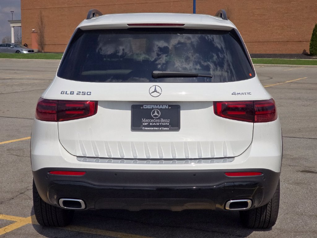 New 2026 Mercedes-Benz GLB 250 4MATIC image 15