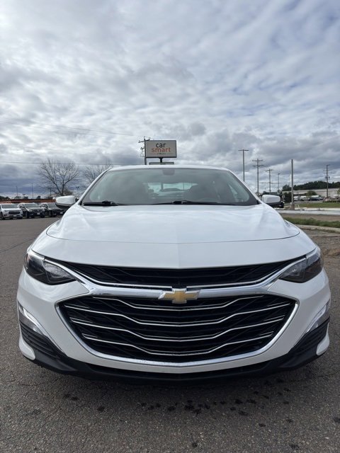 Used 2022 Chevrolet Malibu LS w/ Driver Confidence Package image 2