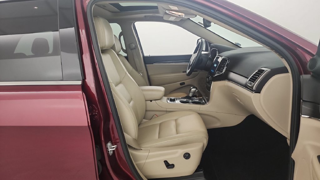 Used 2020 Jeep Grand Cherokee Limited AWD/4WD image 30