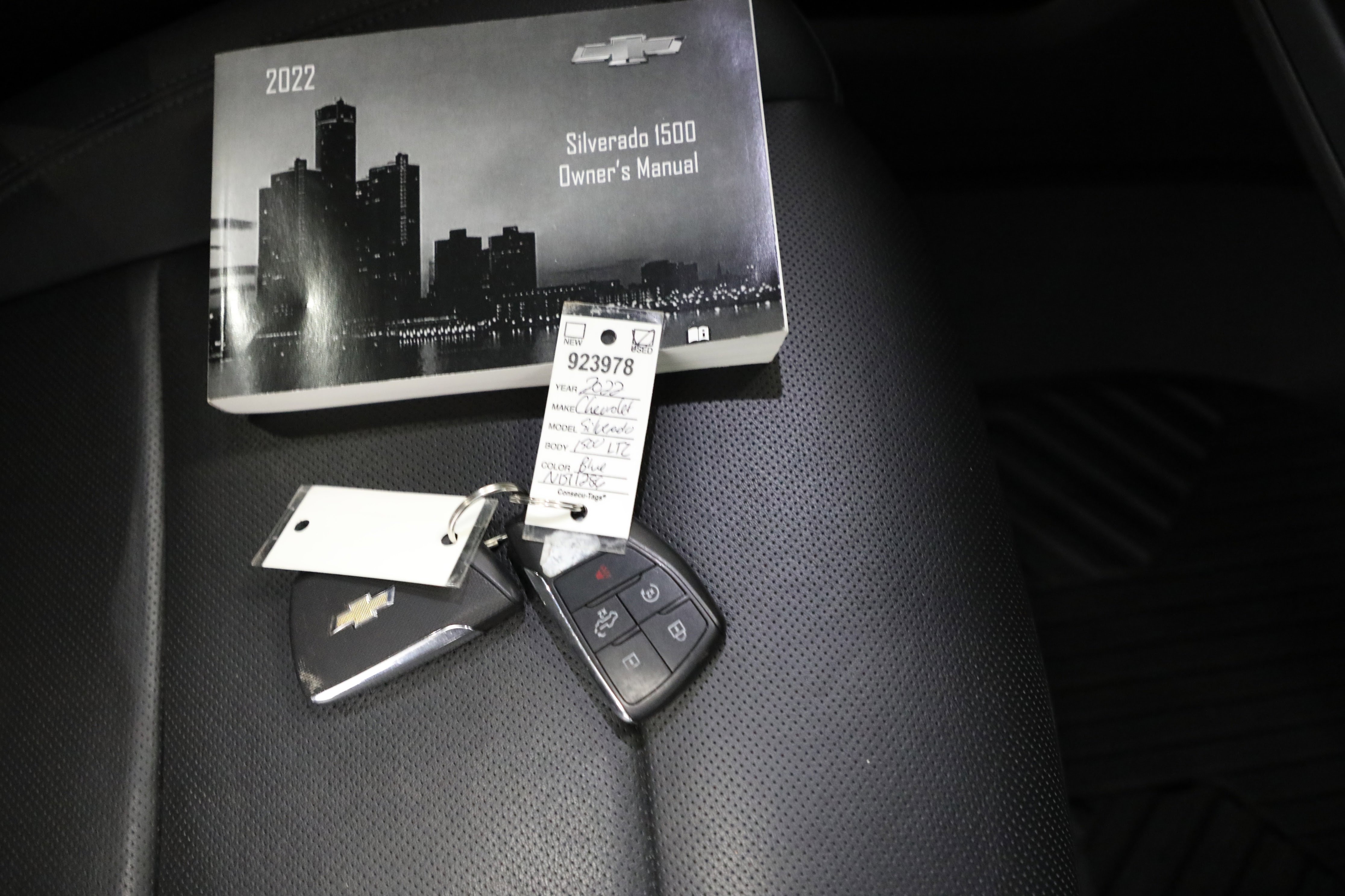 Used 2022 Chevrolet Silverado 1500 LTZ w/ LTZ Premium Package image 23