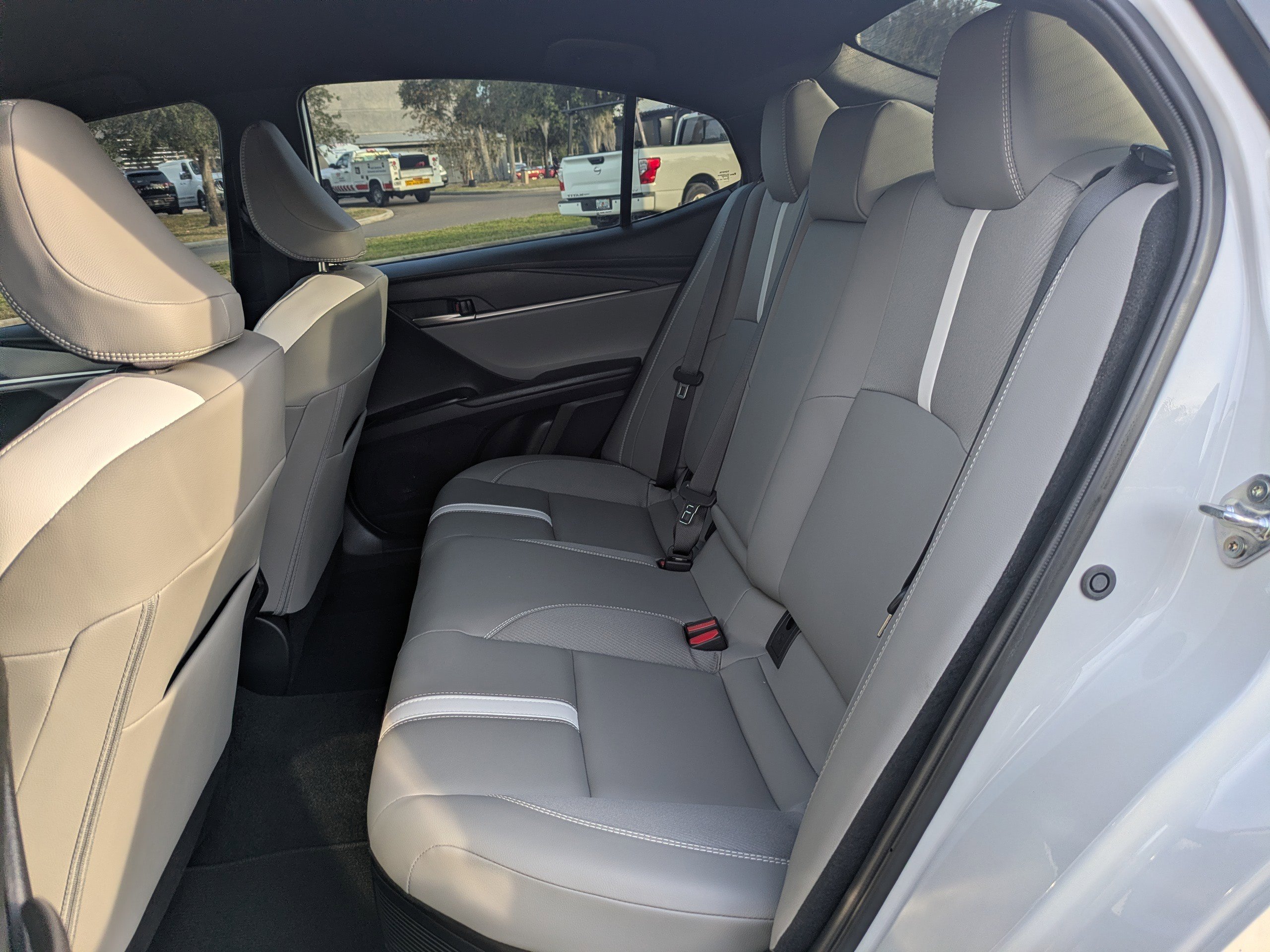 Used 2025 Toyota Camry SE w/ Multimedia Upgrade Package image 13