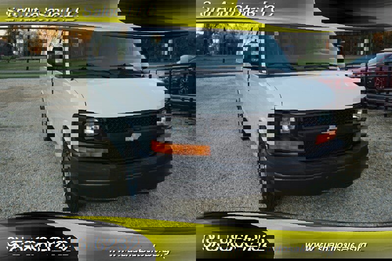 Used 2010 Chevrolet Express 1500 image 3