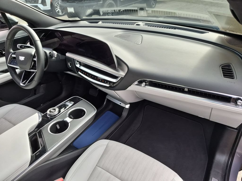 Certified 2024 Cadillac Lyriq Luxury RWD image 21