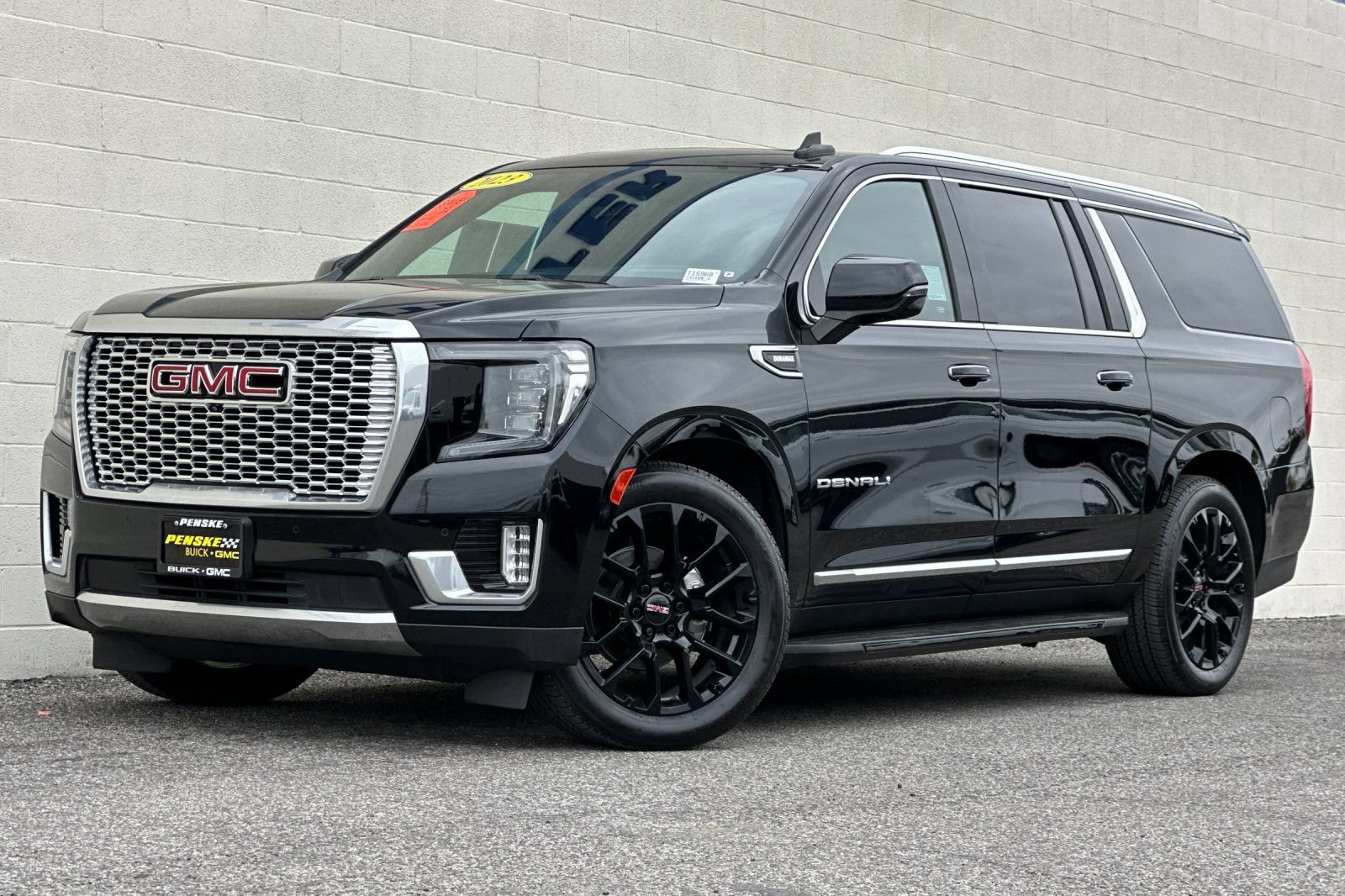 Certified 2023 GMC Yukon XL Denali w/ Max Trailering Package AWD/4WD image 8
