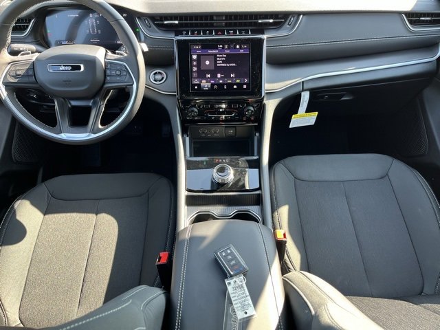 New 2025 Jeep Grand Cherokee Laredo X w/ Luxury Tech Group I image 9