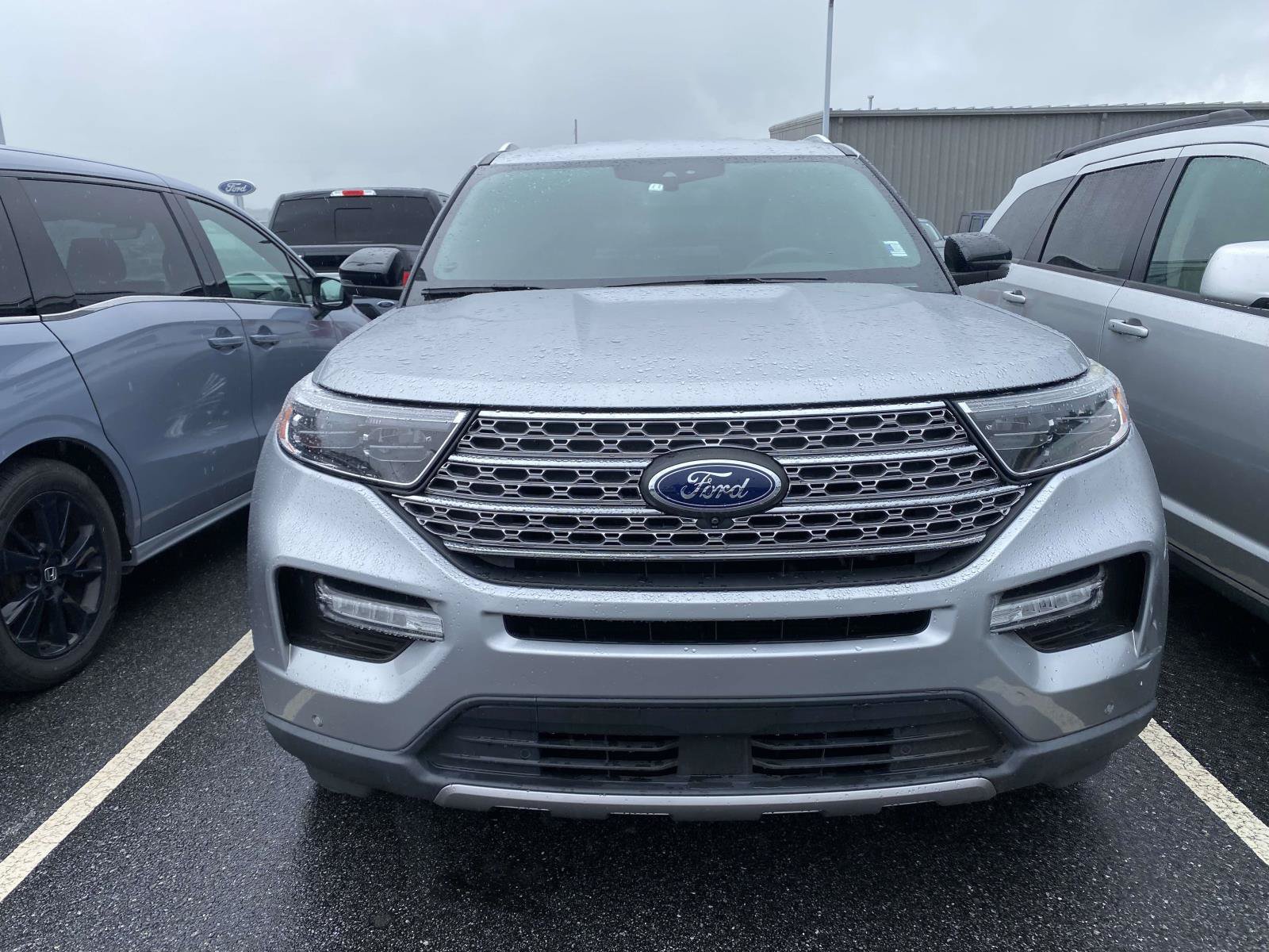 Used 2020 Ford Explorer Limited w/ Class III Trailer Tow Package RWD image 2