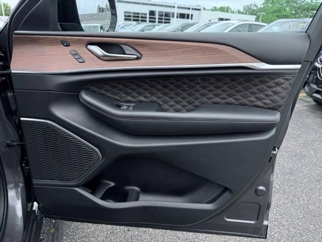 Certified 2025 Jeep Grand Cherokee Summit AWD/4WD image 17