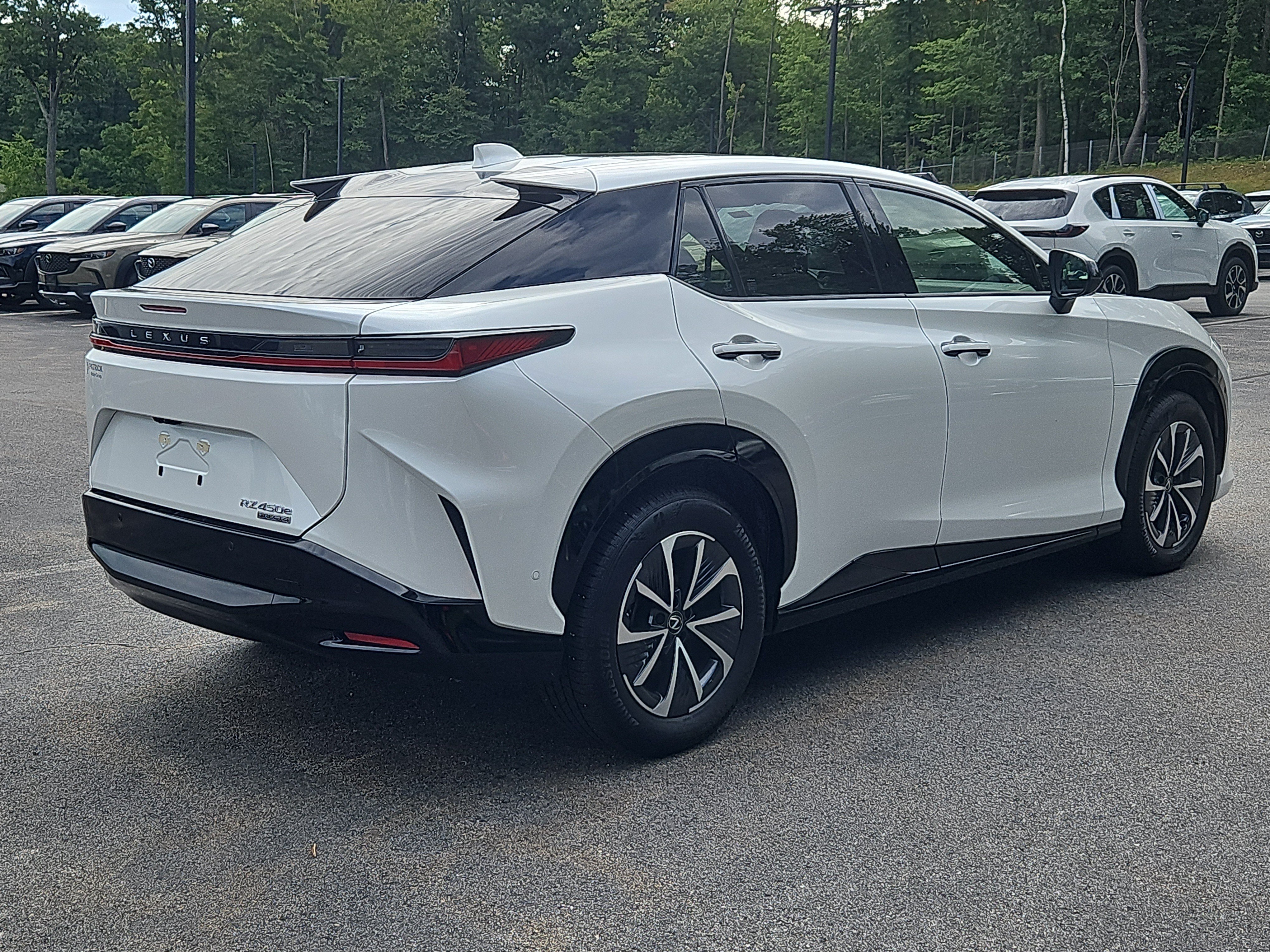 Used 2025 Lexus RZ 450e w/ Technology Package AWD/4WD image 2