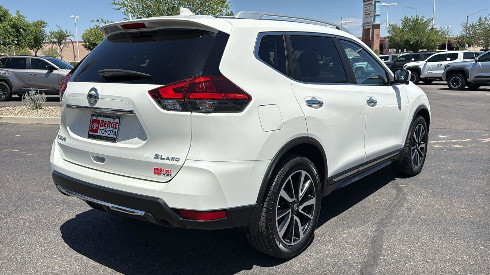 Used 2018 Nissan Rogue SL w/ Premium Package AWD/4WD image 7