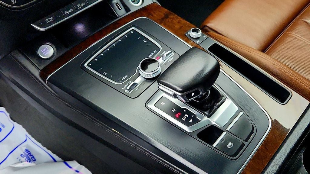 Used 2018 Audi Q5 Prestige w/ Prestige Package AWD/4WD image 17