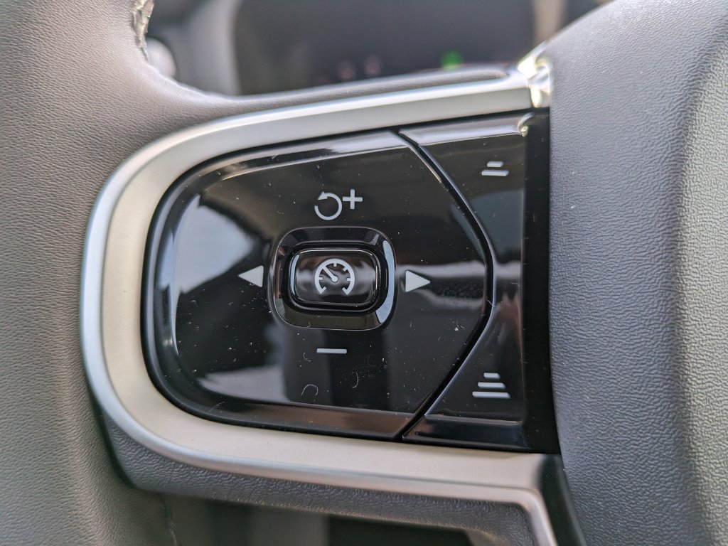 New 2025 Volvo XC60 T8 Plus w/ Protection Package Premier AWD/4WD image 24