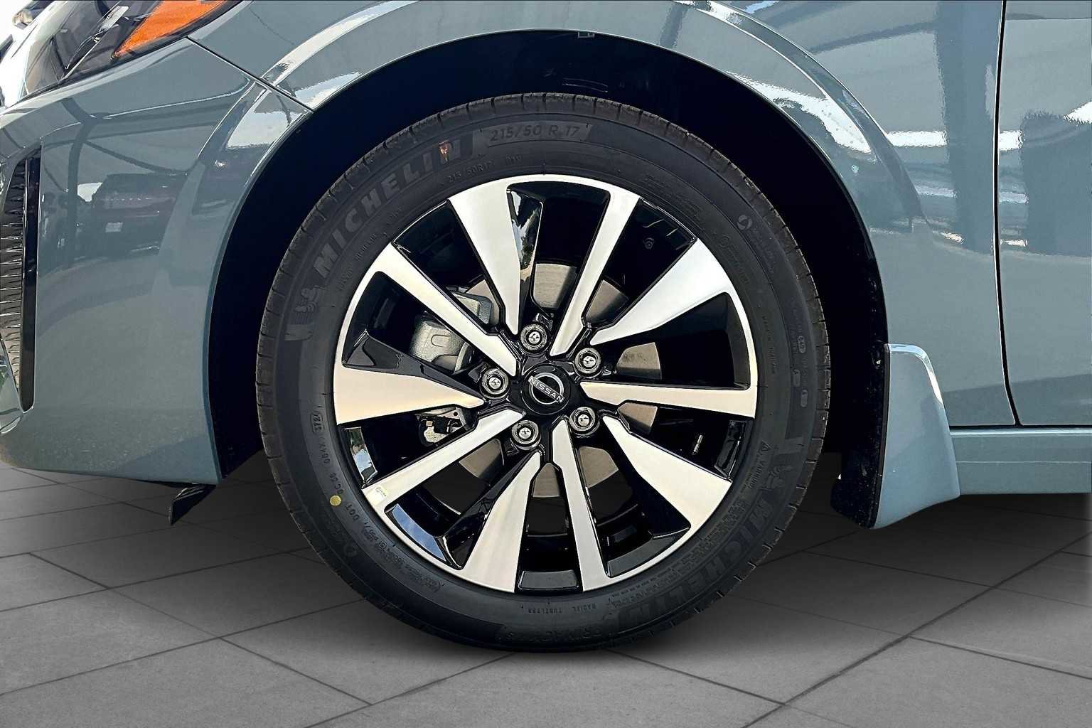 New 2025 Nissan Sentra SV w/ SV Premium Package image 9