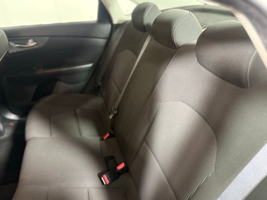 Used 2020 Kia Forte LXS FWD image 21