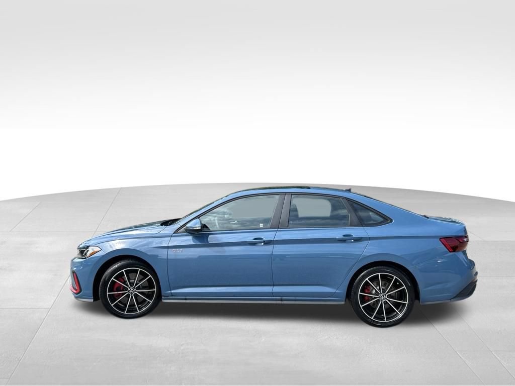 Used 2026 Volkswagen Jetta GLI Autobahn FWD image 2