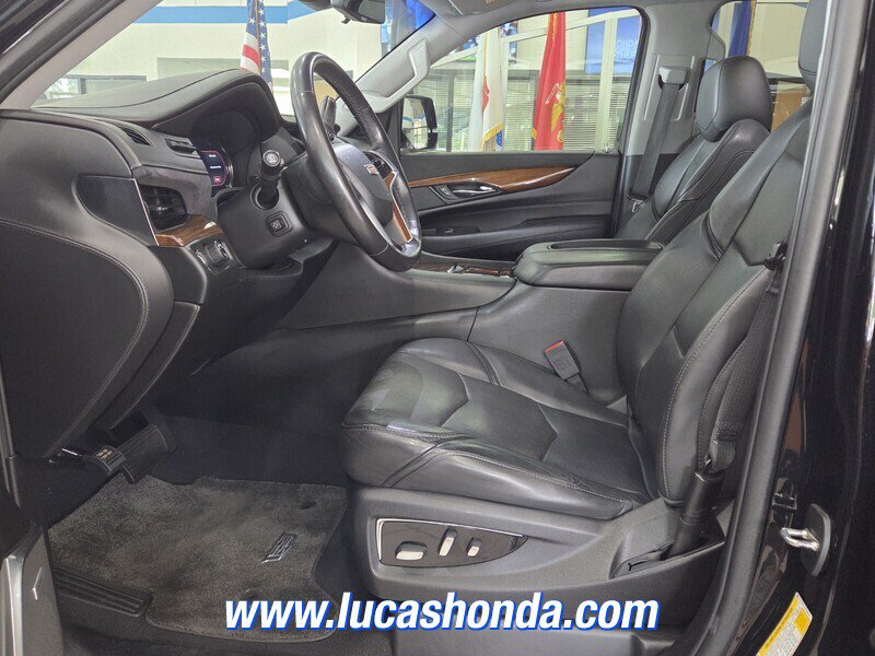 Used 2019 Cadillac Escalade Luxury RWD image 7