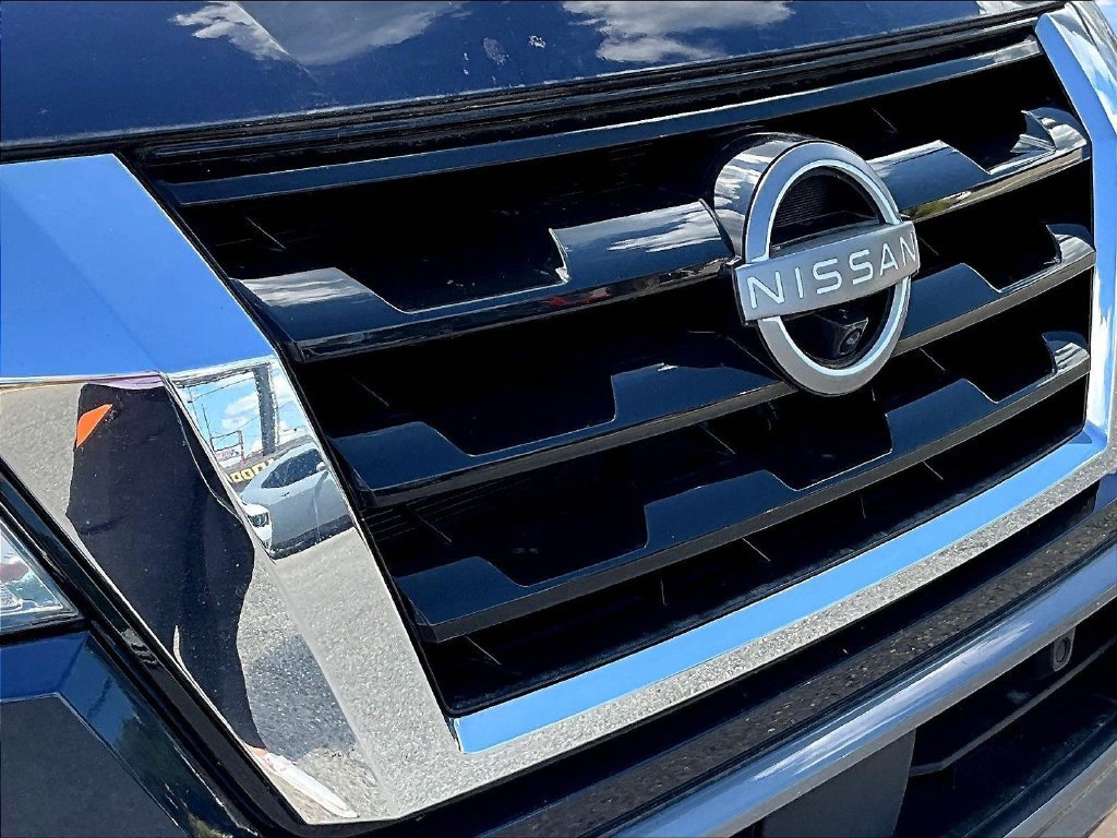 Used 2022 Nissan Armada Platinum w/ Captain's Chairs Package RWD image 33