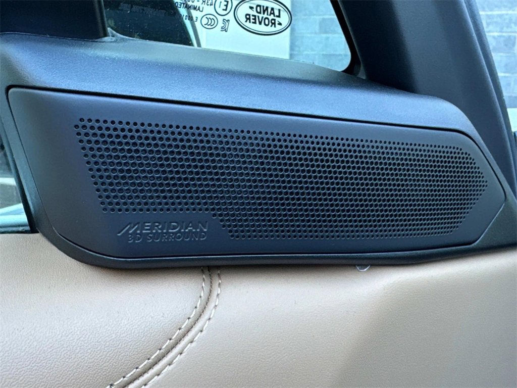New 2025 Land Rover Range Rover SE image 18