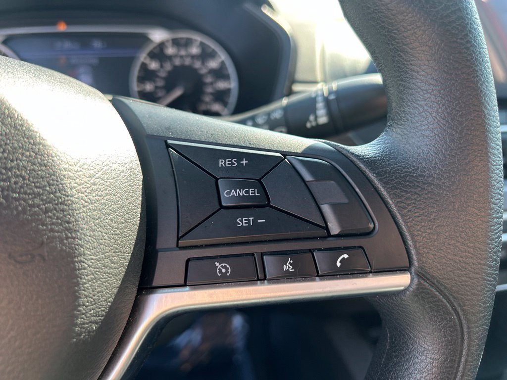 Used 2025 Nissan Altima 2.5 SV FWD image 24