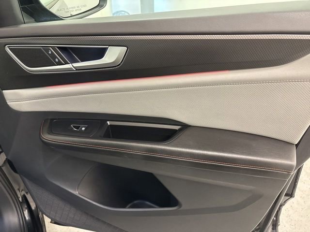 Certified 2025 Volkswagen Atlas Peak Edition SE image 26