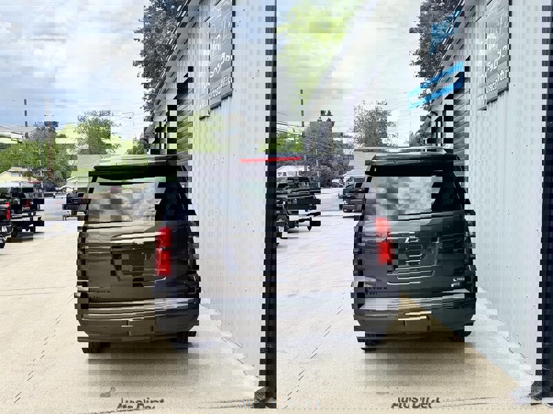 Used 2018 Chevrolet Tahoe Premier AWD/4WD image 17