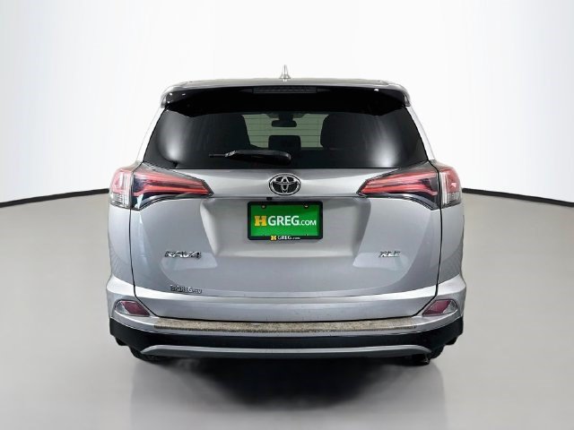 Used 2018 Toyota RAV4 XLE FWD image 8