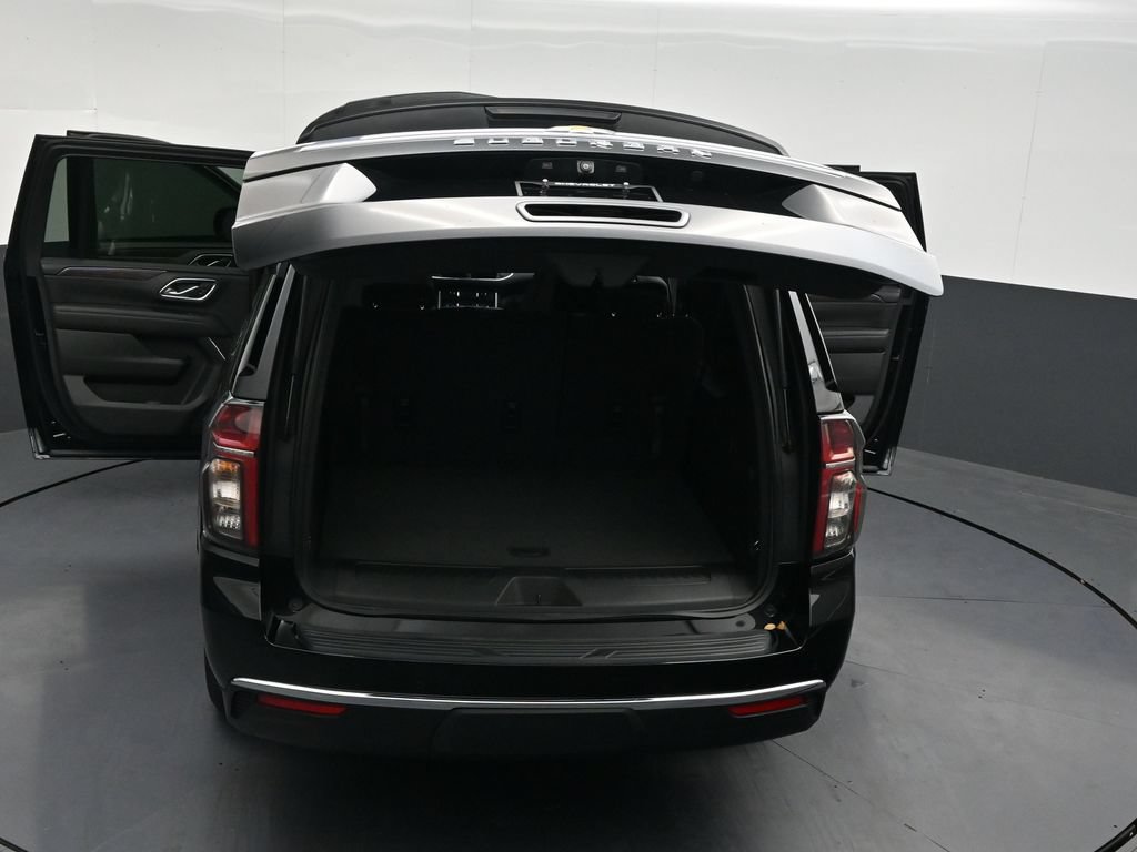 Used 2024 Chevrolet Suburban LS RWD image 36