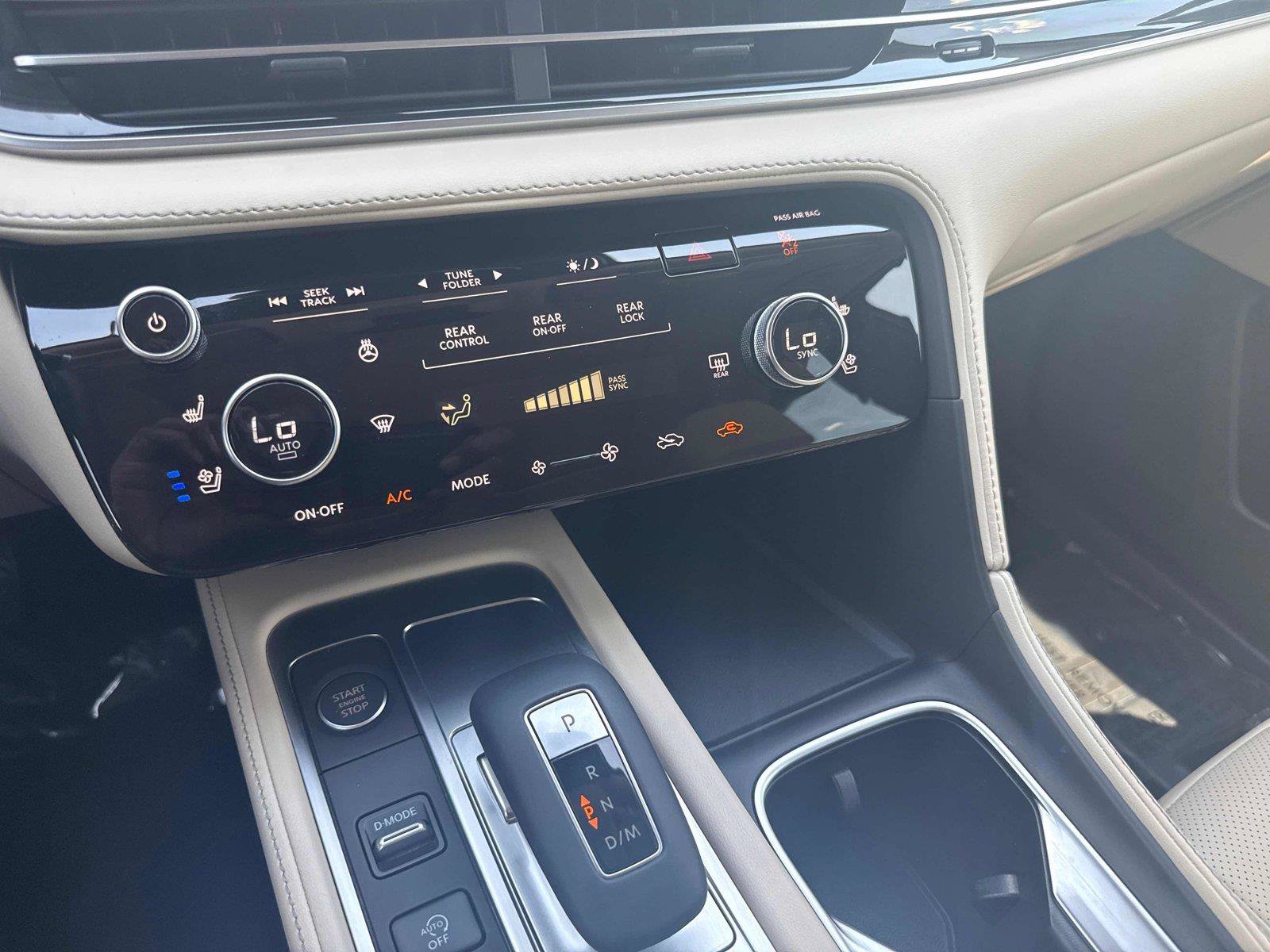 Used 2025 INFINITI QX60 Luxe w/ Lighting Package (N94) FWD image 22