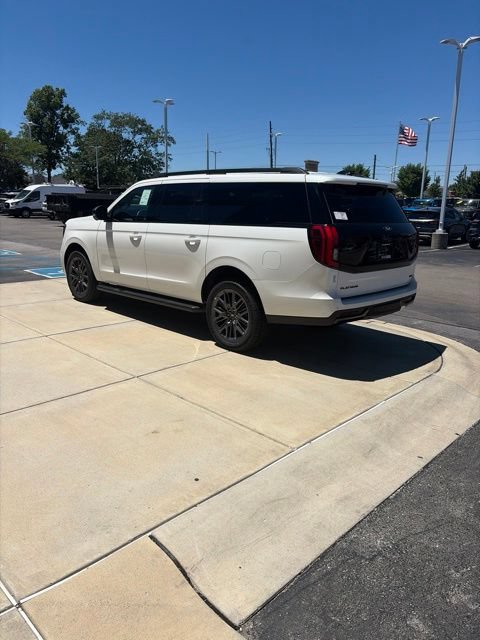 New 2026 Ford Expedition Max Platinum w/ Stealth Appearance Package AWD/4WD image 5