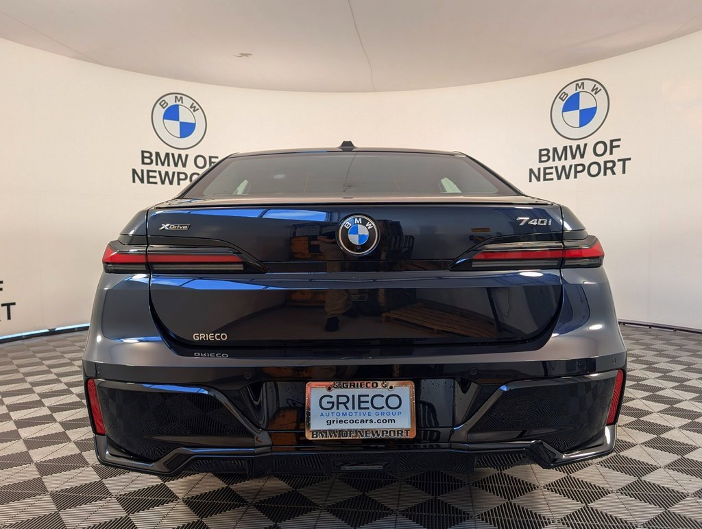 New 2026 BMW 740i xDrive w/ Premium Package image 7