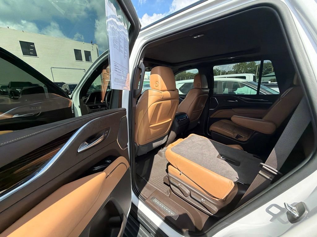 Used 2021 Cadillac Escalade Sport w/ Driver Assist Tech Package AWD/4WD image 10