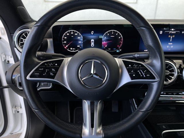 Used 2025 Mercedes-Benz CLA 250 image 17