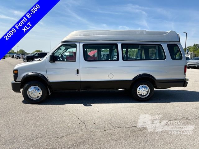 Used 2009 Ford E-350 and Econoline 350 XLT RWD image 2