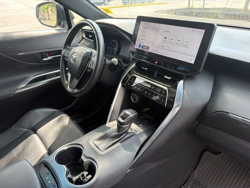 Used 2023 Toyota Venza Nightshade AWD/4WD image 28