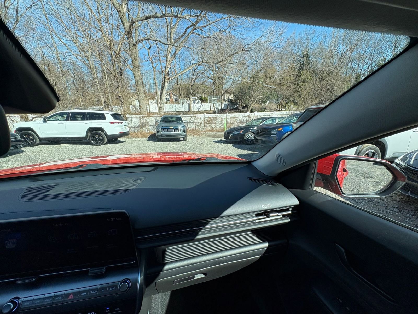 Used 2025 Hyundai Kona SEL image 32