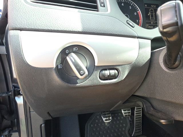 Used 2012 Volkswagen Jetta GLI FWD image 14
