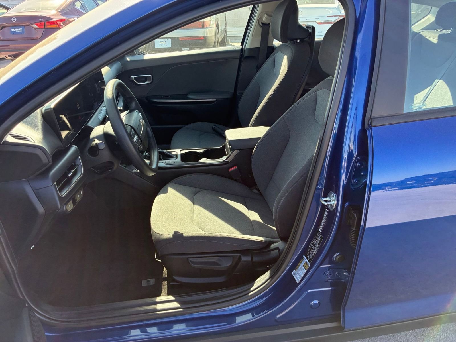 Used 2025 Kia K4 FWD image 25