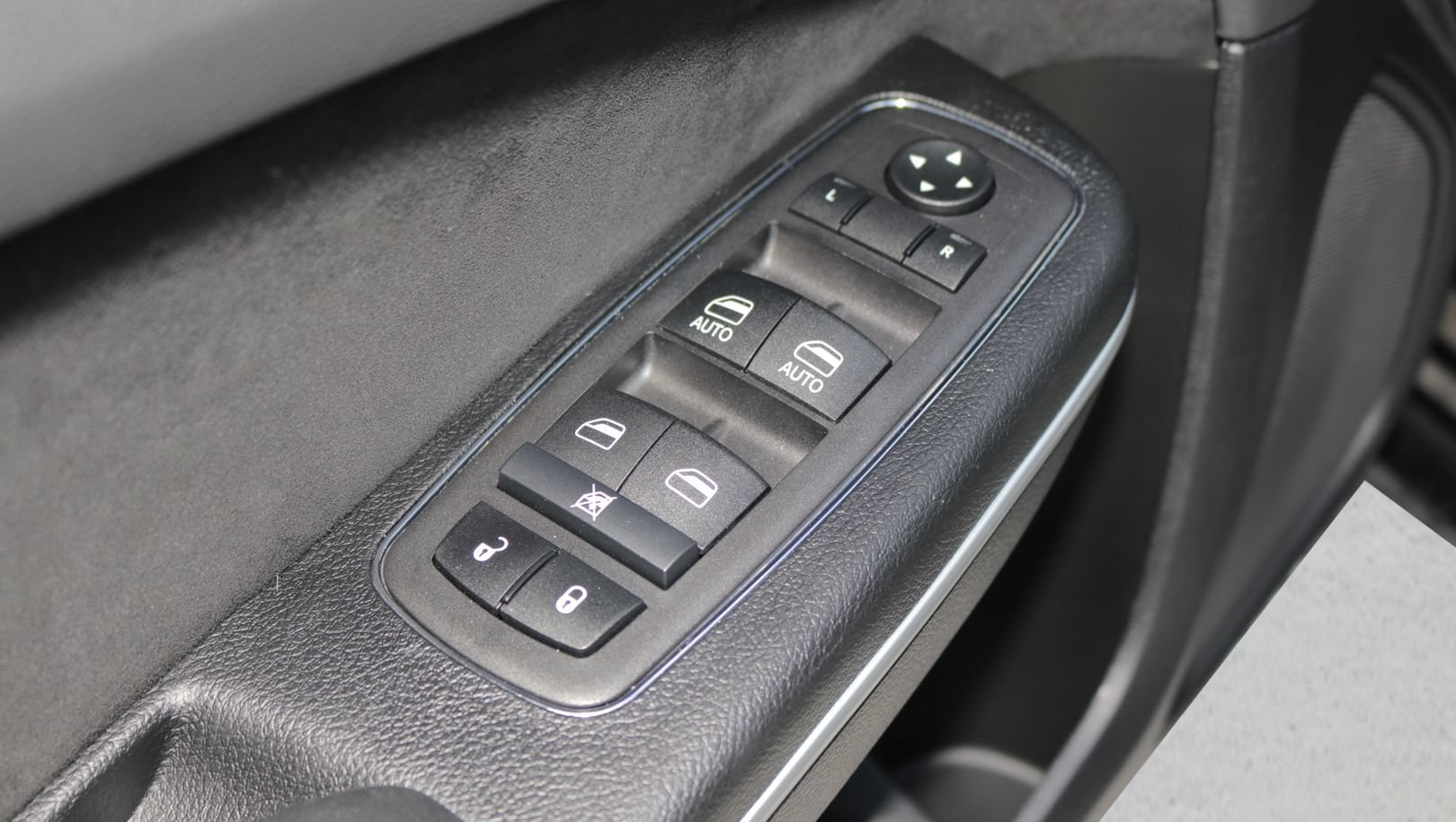 Used 2023 Chrysler 300 C RWD image 10