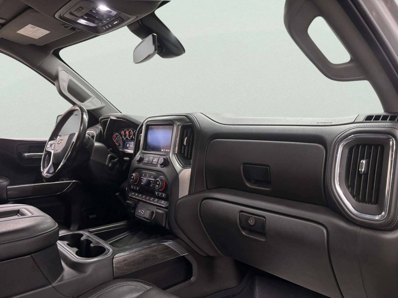 Used 2019 Chevrolet Silverado 1500 LTZ w/ LTZ Premium Package AWD/4WD image 28