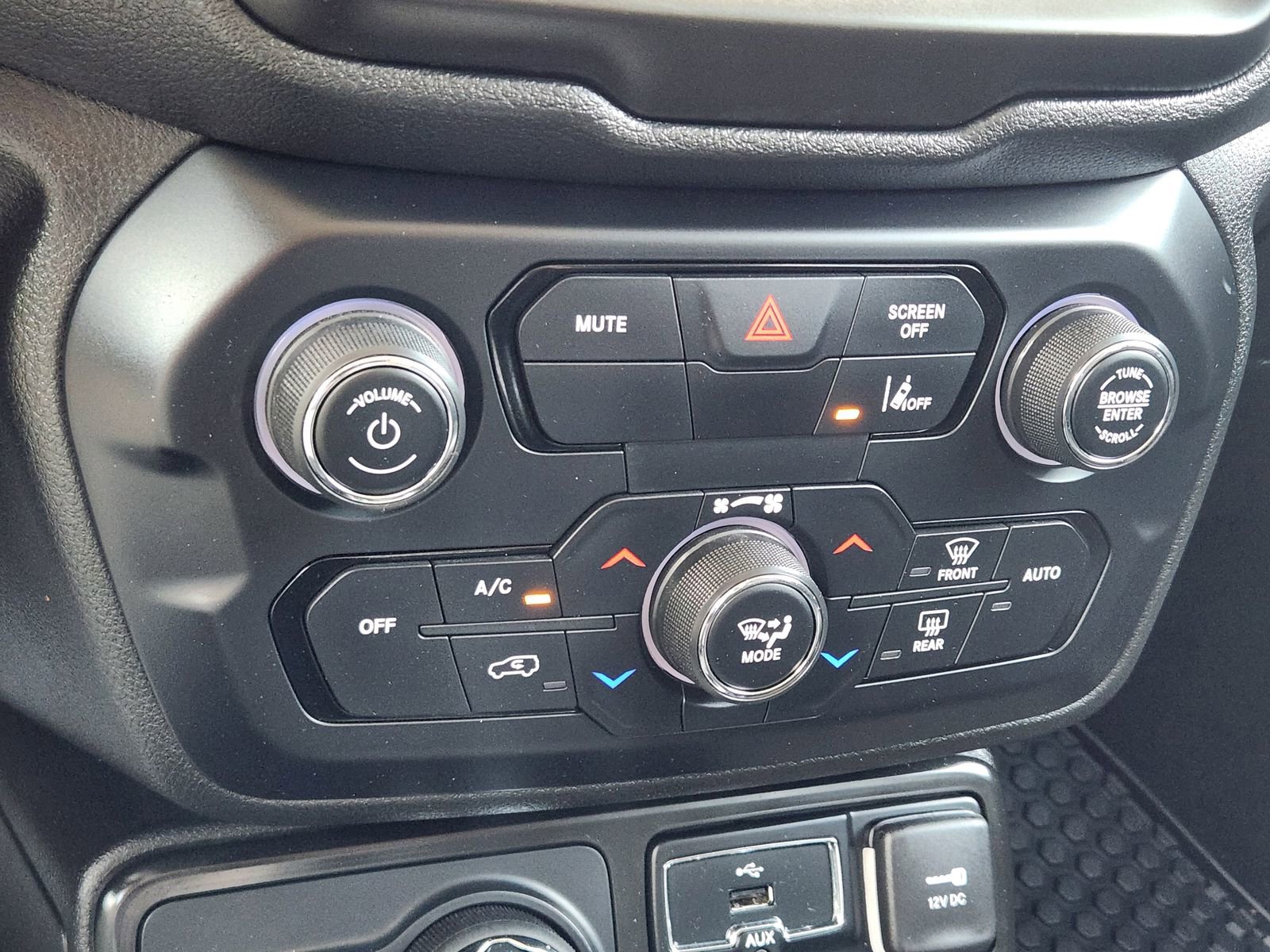 Used 2023 Jeep Renegade Limited AWD/4WD image 21