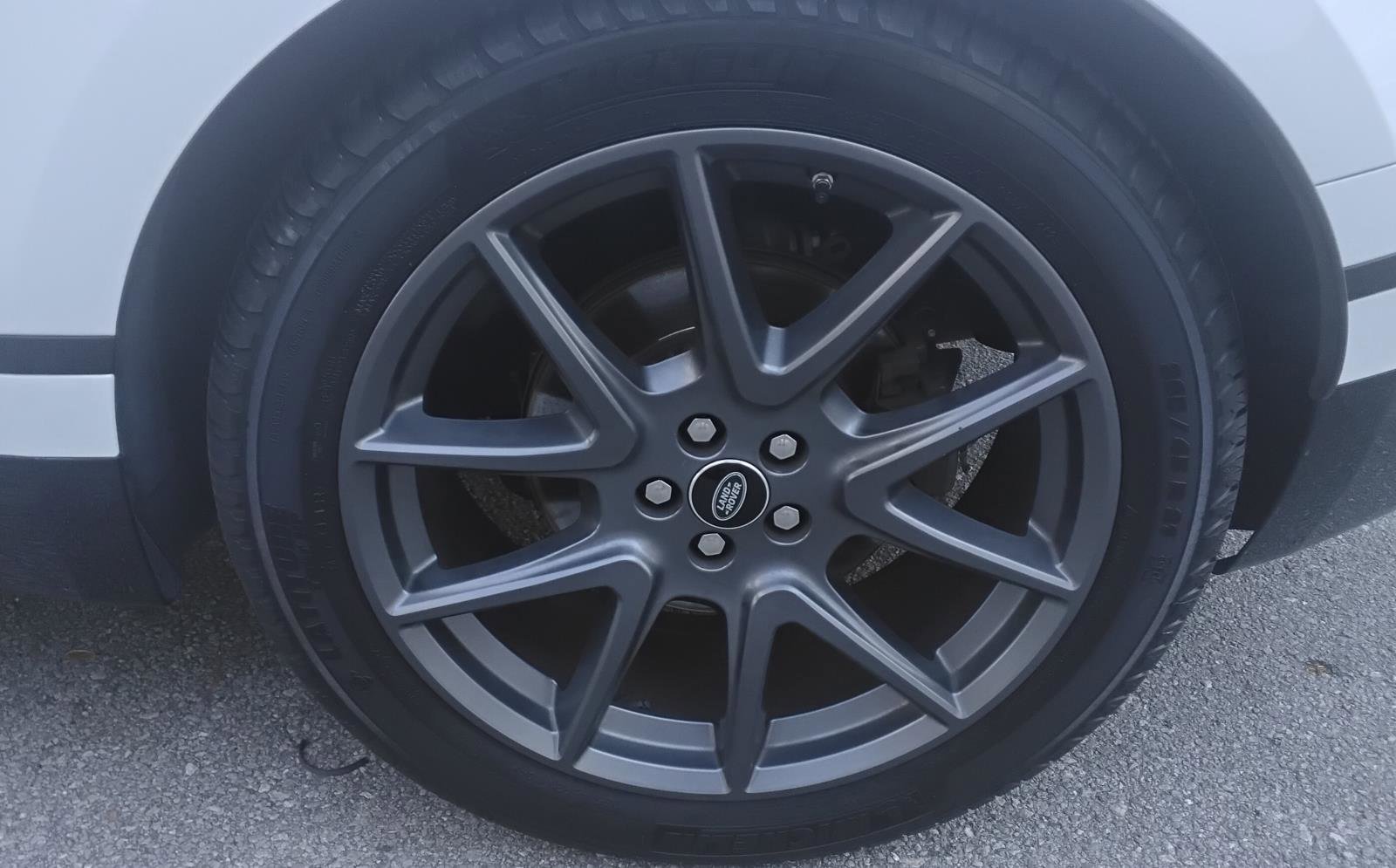 Used 2021 Land Rover Range Rover Velar R-Dynamic S image 13